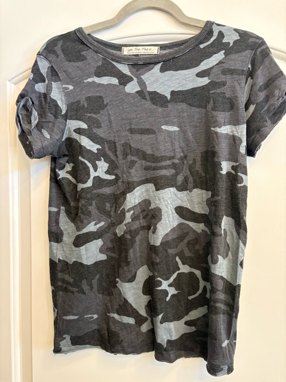 We The Free Women's Short Sleeve Camo Tee in Black and Gray